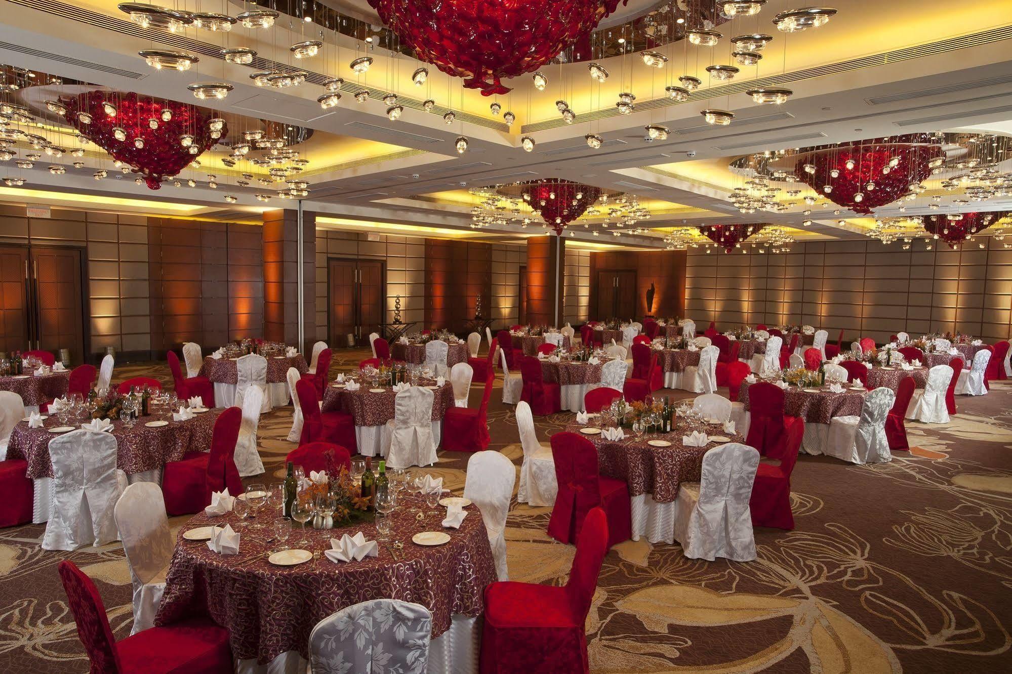 Radisson Blu Hotel, Nagpur Exterior foto